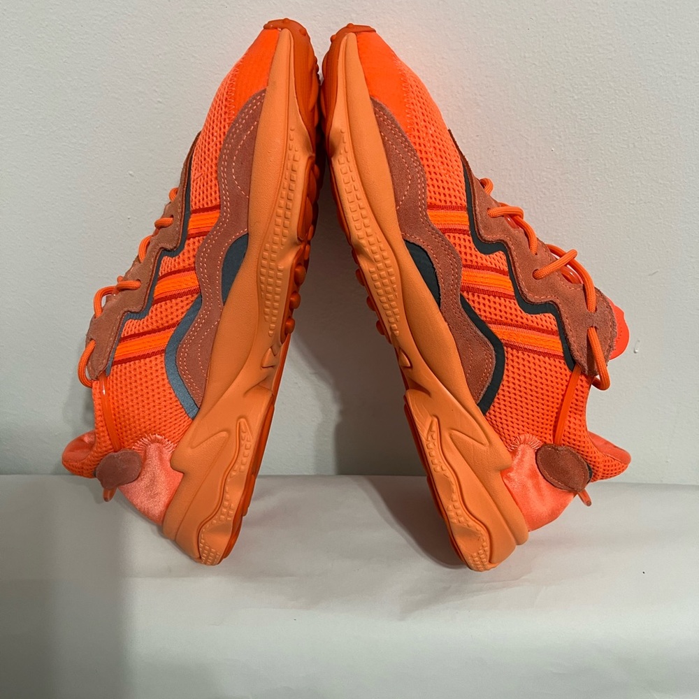 ADIDAS - Picture 2 of 8